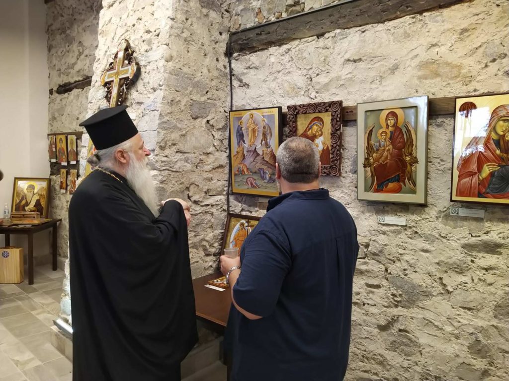 Έκθεση με εικόνες και γλυπτά μινιατούρες στην Ιερά Μονή του Μπάτσκοβο