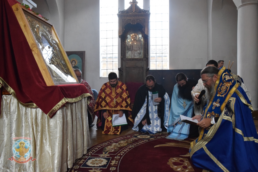 Годеч духовно се възрадва от пристигането на „Сладко целувание“