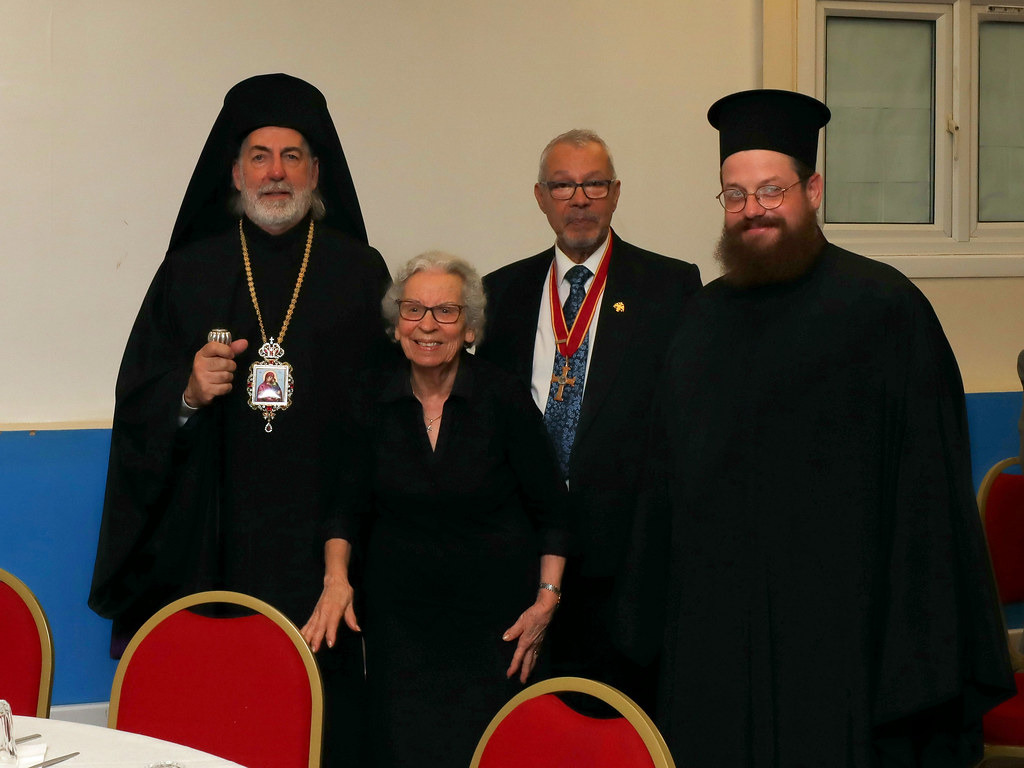 Ο Αρχιεπίσκοπος Θυατείρων στην Κοινότητα του Αγίου Ελευθερίου Leyton