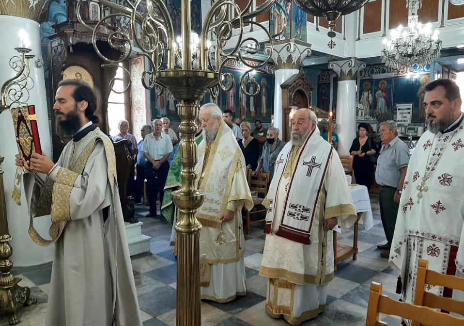 Αρχιερατικό Συλλείτουργο στον Ιερό Ναό Αγίου Νικολάου Αργυρού – Δυστίων Αλιβερίου