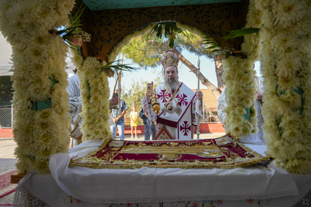 Συγκινητική η προσέλευση πιστών στη Μεγάλη Παναγιά της Χαλκιδικής