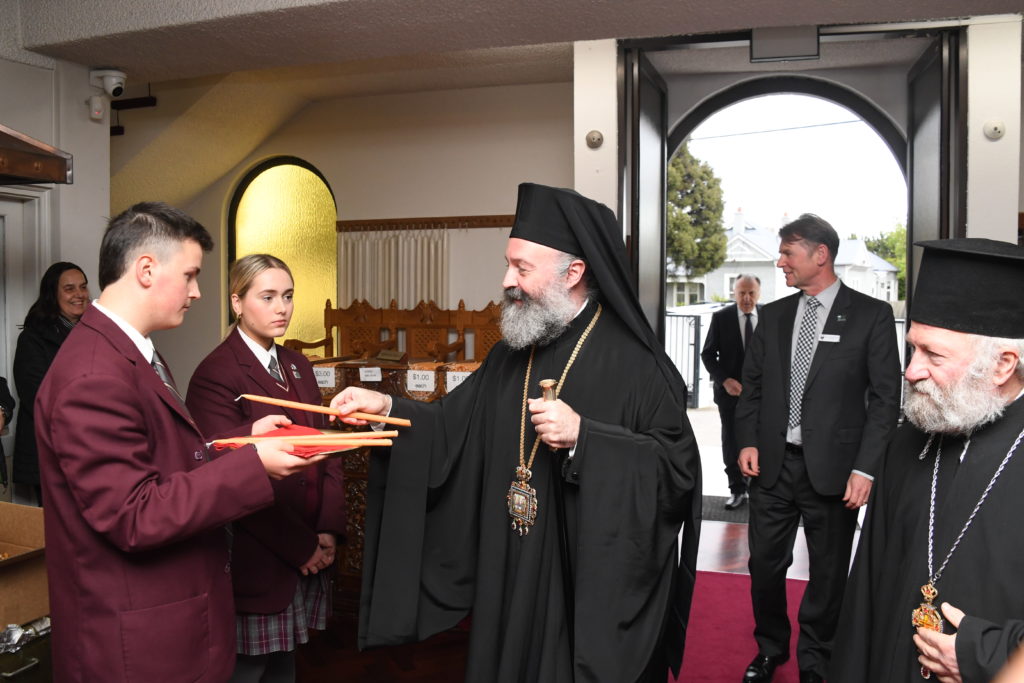 Ο Αρχιεπίσκοπος Αυστραλίας στο Σχολείο Oakleigh Grammar της Μελβούρνης