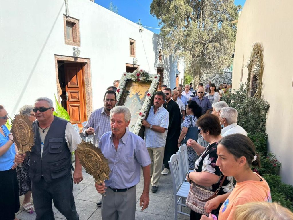 Τα Εννιάμερα της Παναγίας στη Σαντορίνη