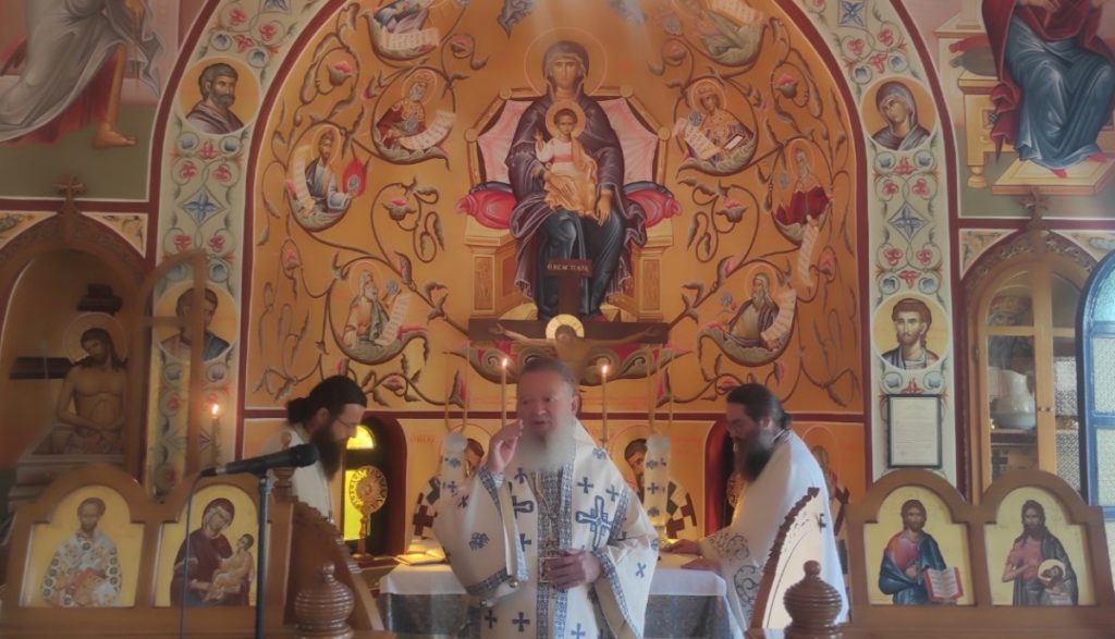 Θεία Λειτουργία στις κατασκηνώσεις της Ιεράς Μητροπόλεως Χαλκίδος