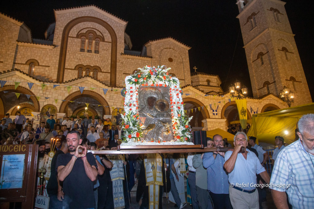 Βίντεο από τη λιτανεία της Ιεράς Εικόνας της Παναγίας Φανερωμένης στη Νέα Μηχανιώνα
