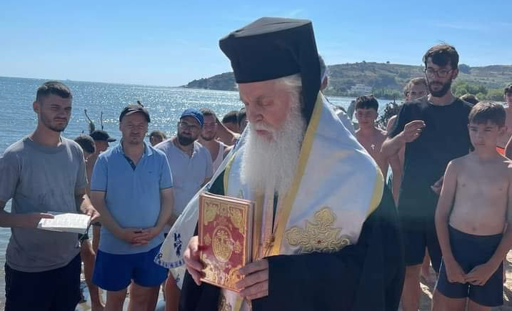 Ομαδική βάπτιση στις κατασκηνώσεις της Ιεράς Μητροπόλεως Απολλωνίας και Φιέρι