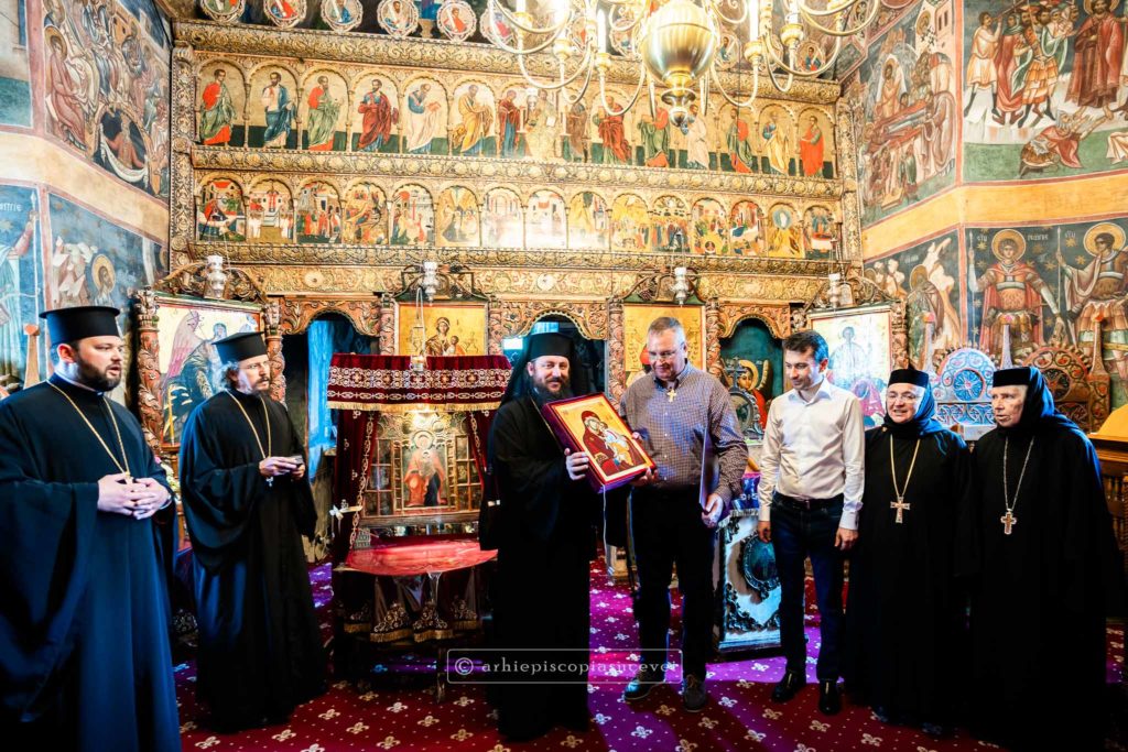 Președintele Senatului a primit cea mai înaltă distincţie a Arhiepiscopiei Sucevei şi Rădăuţilor