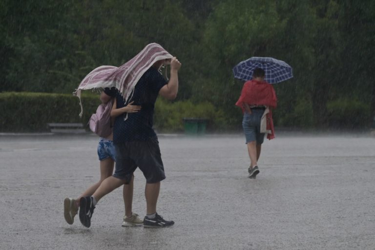 Κακοκαιρία «Petar»: Καύσωνας με σαραντάρια – Ακολουθούν βροχές και χαλάζι