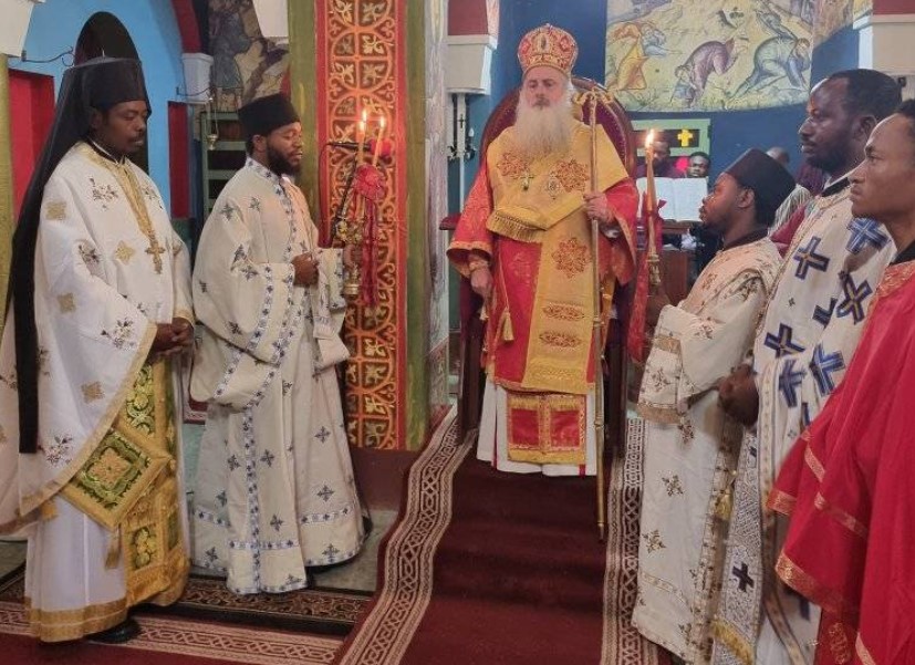 Θεία Λειτουργία στον Ιερό Ναό της Αγίας Βαρβάρας Κινσάσας