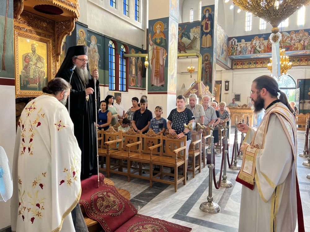 Στην Παράκληση της Παναγίας στο Ομόλιο χοροστάτησε ο Μητροπολίτης Λαρίσης
