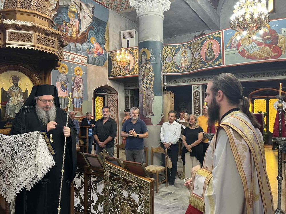 Χοροστασία Μητροπολίτη Λαρίσης στην Παράκληση της Παναγίας στο Στόμιο