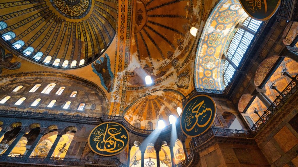 Έργα αποκατάστασης στην Αγία Σοφία προανήγγειλε ο Τούρκος Υπουργός Πολιτισμού