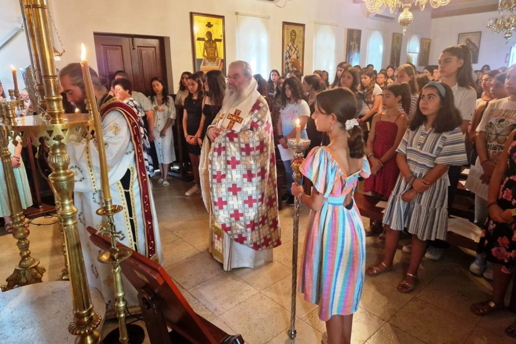 Ο Μητροπολίτης Λεμεσού τέλεσε την Θεία Λειτουργία στις Κατασκηνώσεις στον Σαϊττά