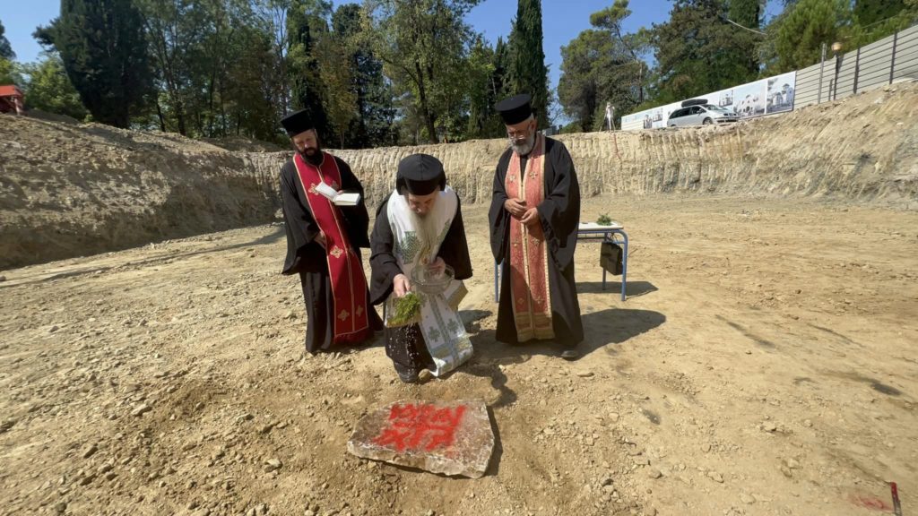 Τέθηκε ο θεμέλιος λίθος για την ανέγερση του Αγίου Προκοπίου – Ένας τόπος προσευχής ξαναχτίζεται στα Τίρανα