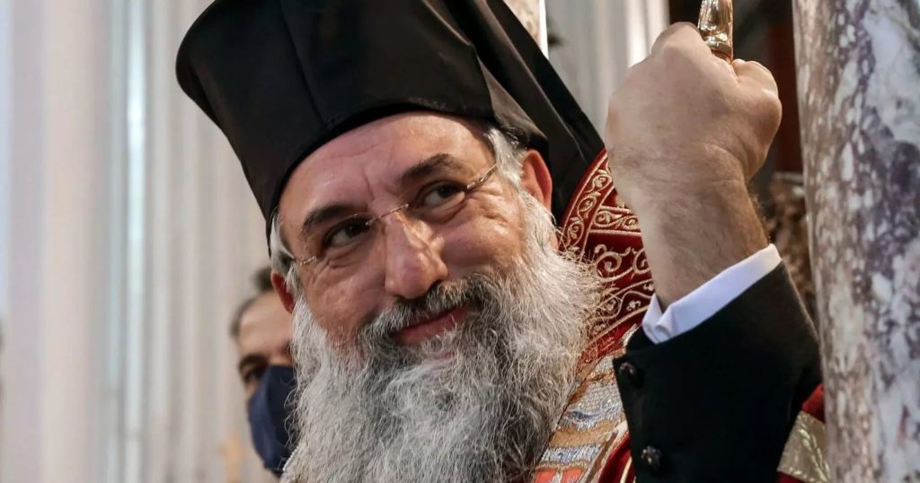 Ο Αρχιεπίσκοπος Κρήτης εκφράζει αντίθεση στις αντιδράσεις για τις νέες ταυτότητες