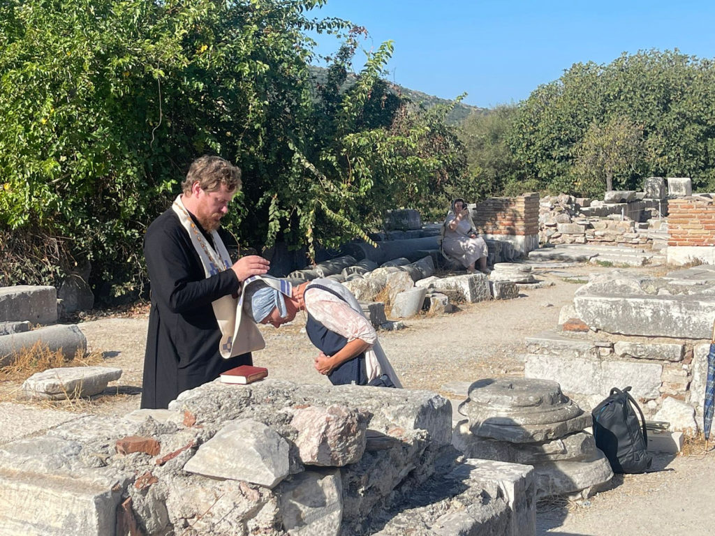 III მსოფლიო კრების ხსენების დღეს ეფესოს ყოვლადწმიდა ღვთისმშობლის ტაძარში ლიტურგია აღევლინა