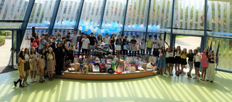 С успех завърши кампанията „Заедно на училище“, която събра училищни раници за деца в нужда