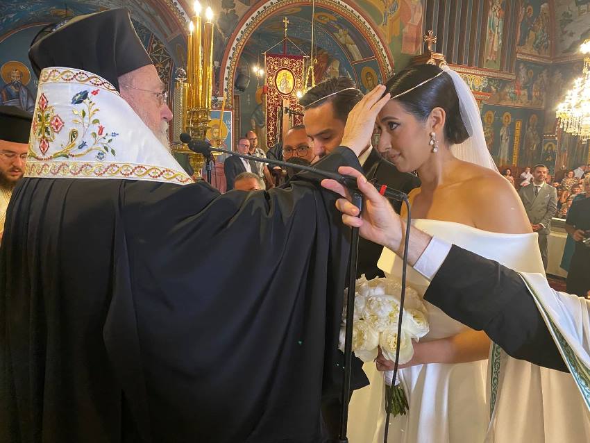 Ο Μητροπολίτης Κορίνθου ευλόγησε τον γάμο του Αναστασίου Σουφρίλα και της Αδαμαντιάννας Θωμαΐδη