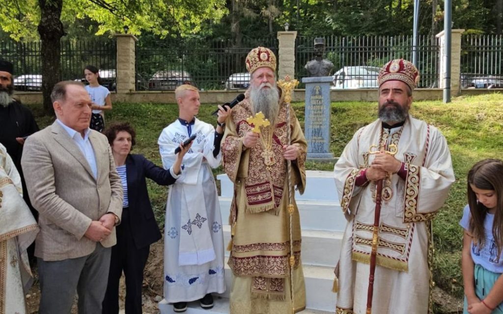 Αγιασμός νέου Καμπαναριού από τον Μητροπολίτη Μαυροβουνίου