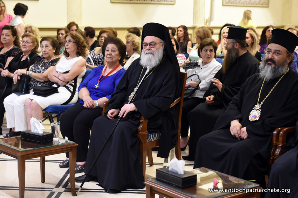 البطريرك يلتقي مع أخوية سيدات الصليب المقدس