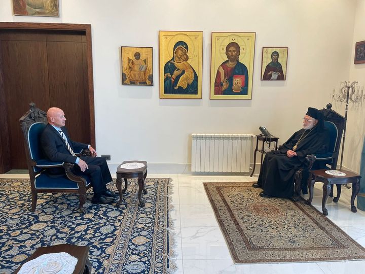 استقبل سيادة متروبوليت بيروت وتوابعها المطران الياس عوده سفير الأرجنتين السيد Mauricio Alice