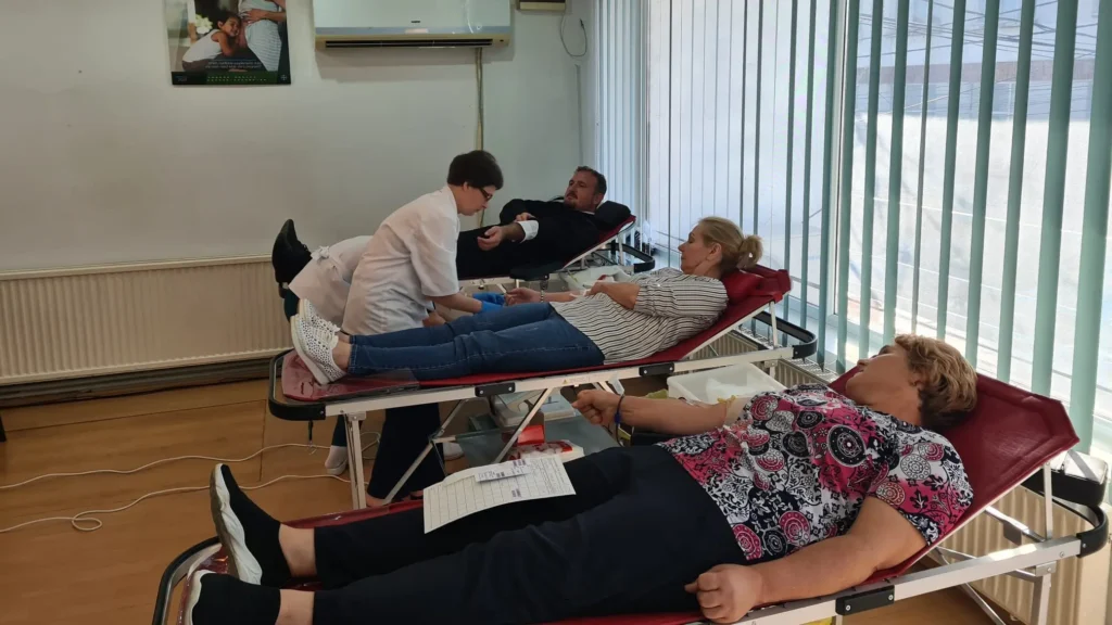A fost derulată o nouă acțiune de donare de sânge cu preoți și credincioși din Protopopiatul Tecuci