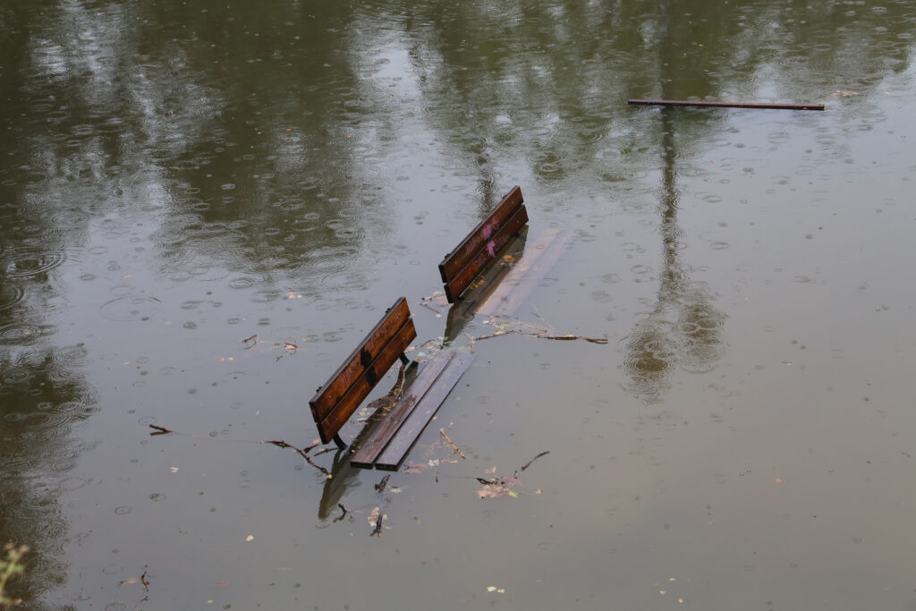 Υπερχείλισε ο Πηνειός – Συναγερμός στη Λάρισα