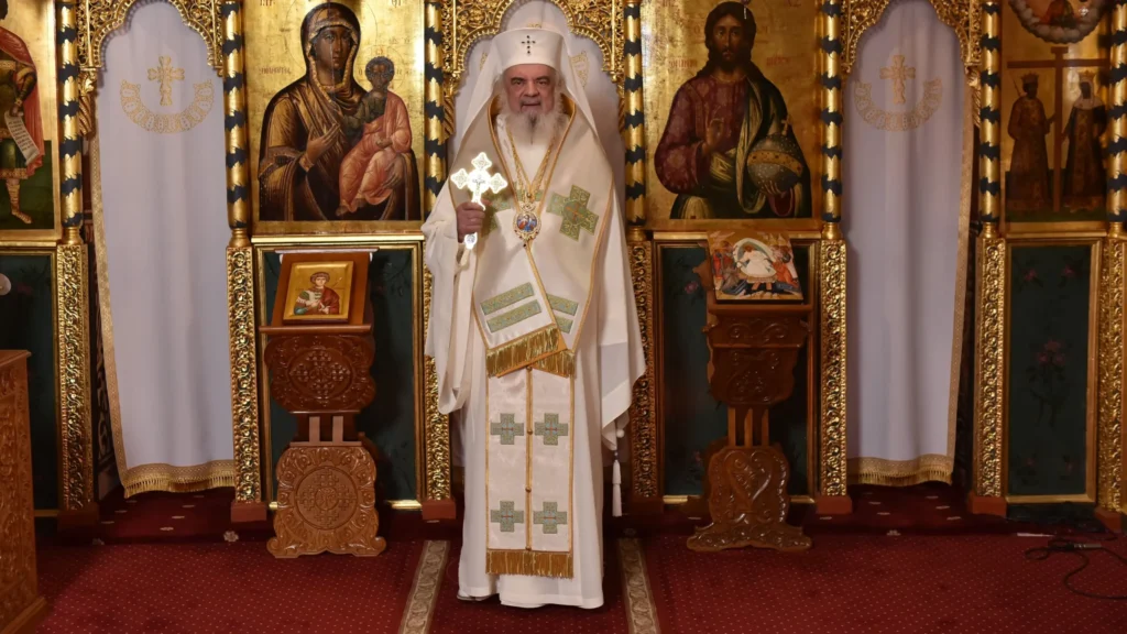 Harul lui Dumnezeu se dăruiește celor care sunt smeriți, ascultători și harnici, spune Patriarhul Daniel