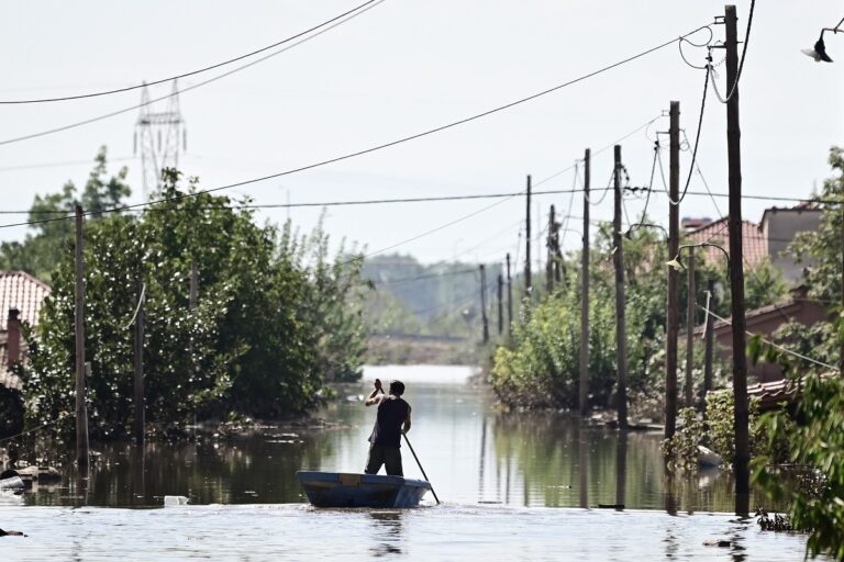 Θεσσαλία: Έκκληση από την Εκκλησία για ανθρωπιστική βοήθεια προς τους πλημμυροπαθείς – Πώς μπορούμε να συνεισφέρουμε