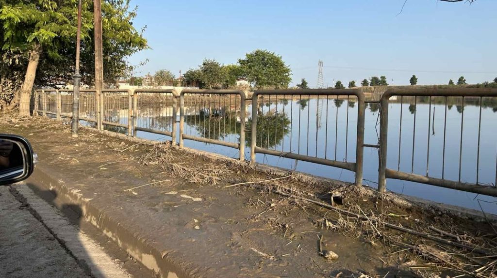 Παραμένει βυθισμένος στον Πηνειό ο ναός των Αγίων Αποστόλων Γιάννουλης