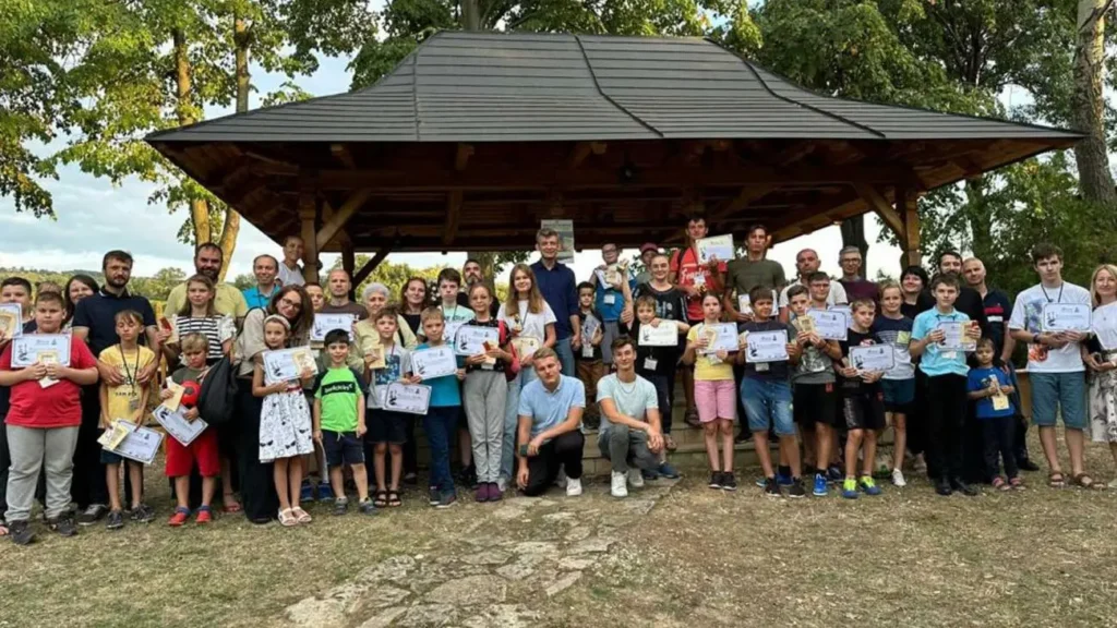 Concurs de șah în curtea Mănăstirii Bucium: O tânără din Ucraina printre câștigători