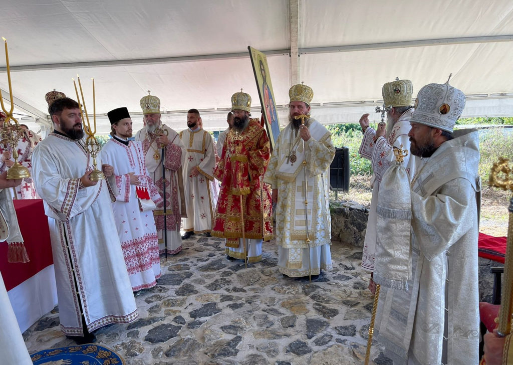 Митрополит Будапештский и Венгерский Иларион возглавил памятные торжества в Ясеновацком монастыре по случаю дней памяти Новомучеников Ясеновацких