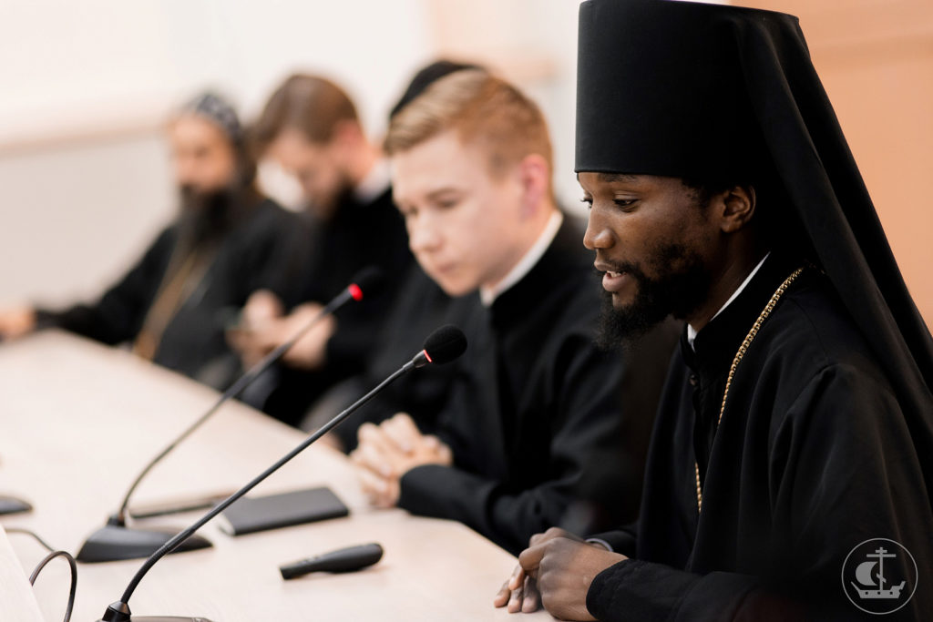 В Санкт-Петербургской духовной академии рассказали о богослужебных традициях православных в Танзании