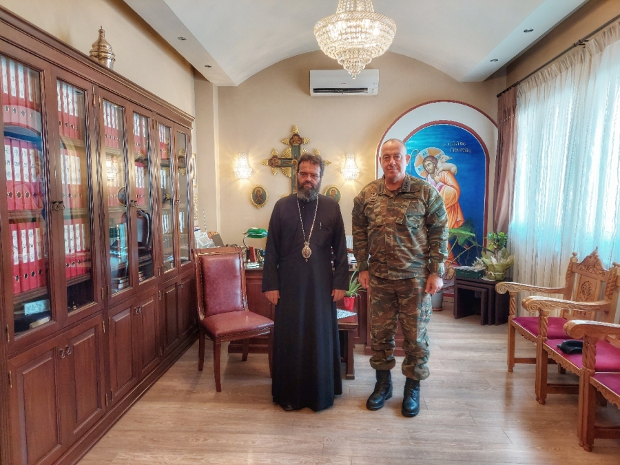 Προσφορά αγάπης του Στρατού προς τη Μητρόπολη Μαρωνείας για τους οικονομικά αδύναμους