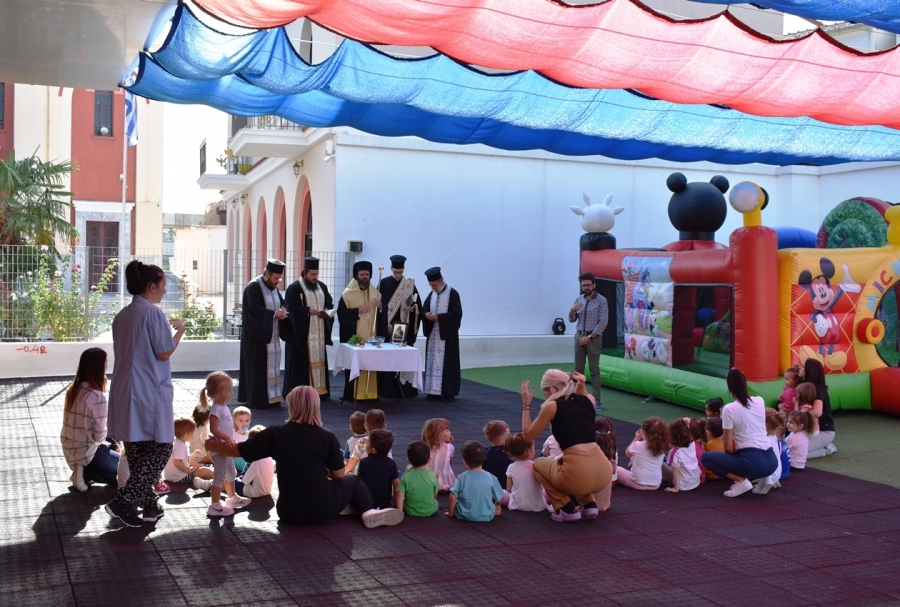Η ακολουθία του Αγιασμού στους βρεφονηπιακούς σταθμούς της Μητρόπολης Μαρωνείας