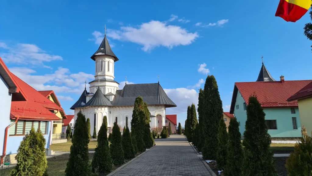 Arhiepiscopul Sucevei îi vizitează duminică pe copiii de la Așezământul „Sfântul Leontie”