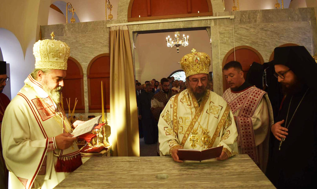 Архијереји Герасим и Никодим осветили храм Сабора српских светитеља у Вргинмосту
