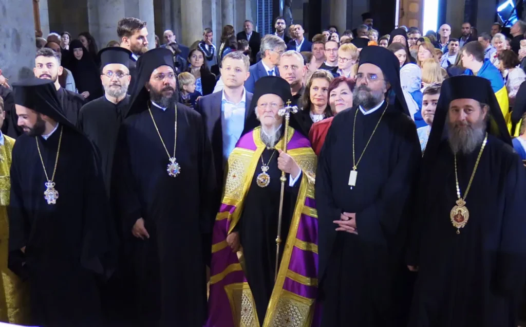 Liturghie ortodoxă în vechea mănăstire Pannonhalma, cu ocazia vizitei Patriarhului Ecumenic în Ungaria