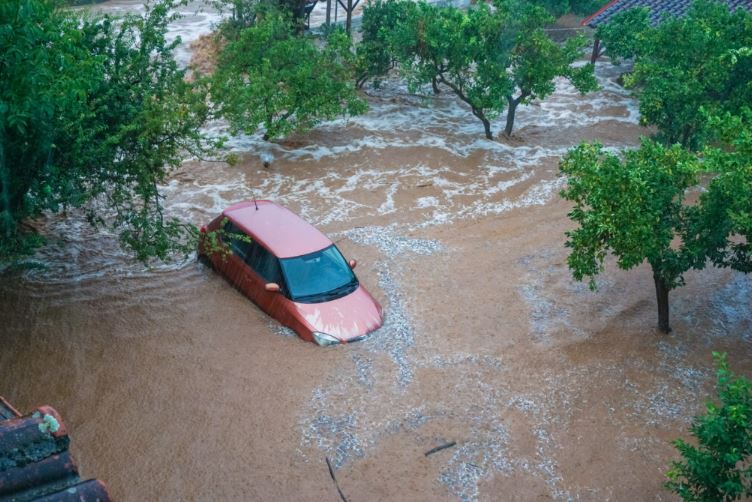 Κακοκαιρία Daniel: Δραματικές στιγμές σε Μαγνησία και Θεσσαλία – Εκπρόσωπος της Πυροσβεστικής: «Μην βγαίνετε από τα σπίτια σας»