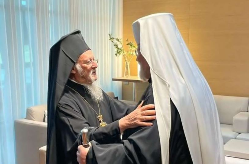 ‎صور استقبال قداسته في المطار والعشاء الذي أقامه رئيس أساقفةفلندا