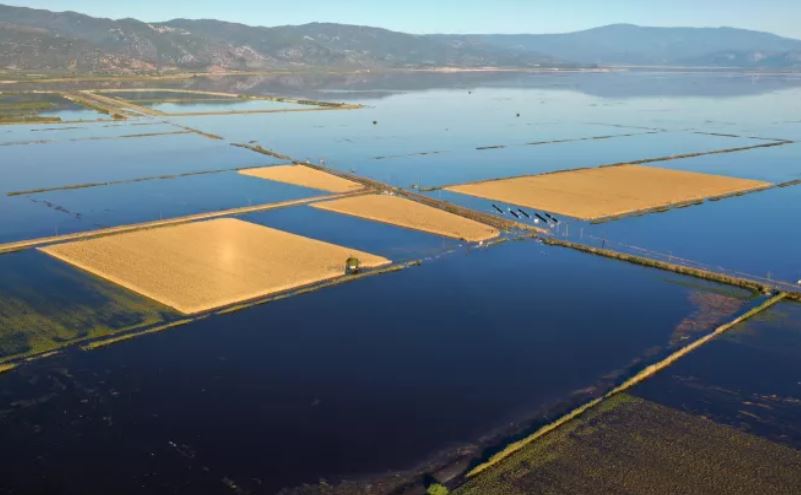 Προειδοποιητικό μήνυμα 112 για έξι χωριά γύρω από τη λίμνη Κάρλα