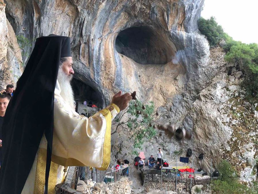 Ο Φθιώτιδος Συμεών για την ανάβαση στον σπηλαιώδη ναό της Αγίας Ιερουσαλήμ (Αρσαλής) στο όρος Οίτη