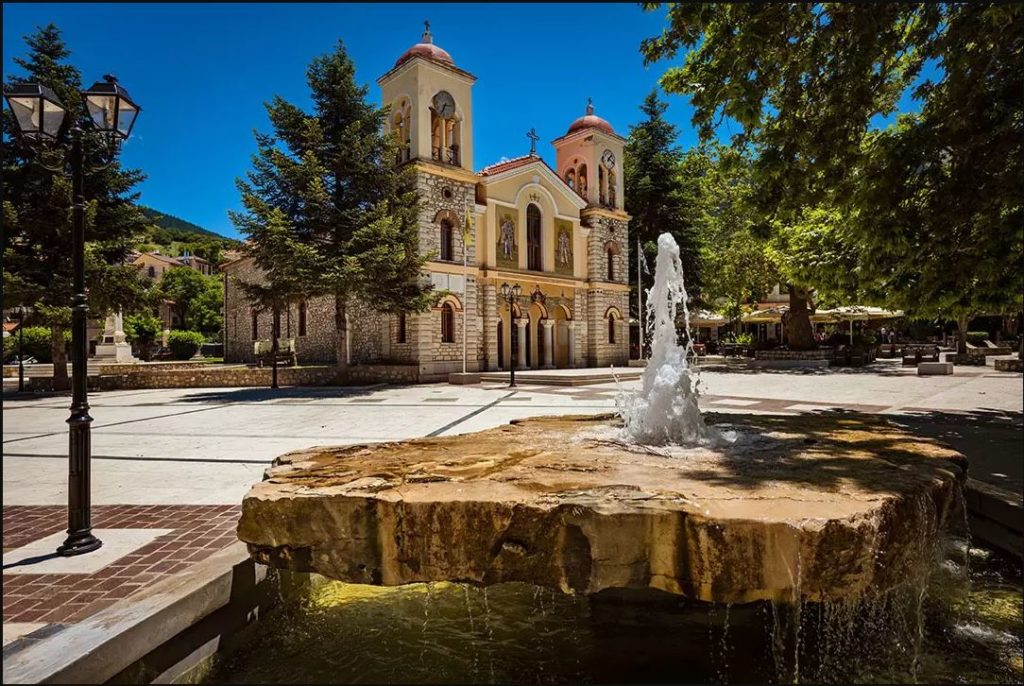 Επισήμανση εκκλησιολογικής εκτροπής από τον Καλαβρύτων και Αιγιαλείας