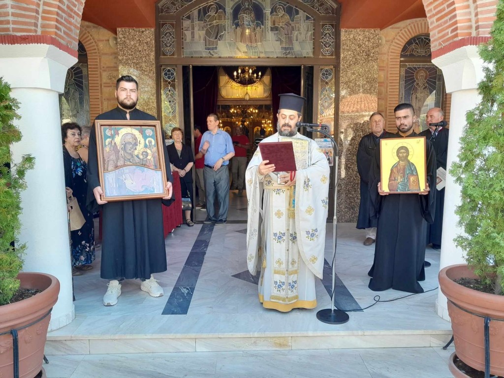 Έβρος: Λιτάνευση εικόνων για την κατάπαυση των πυρκαγιών