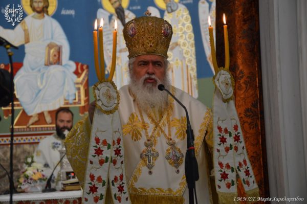 Θεία Λειτουργία Θυρανοιξίων από τον Μητροπολίτη Νεαπόλεως στον Ιερό Ναό Αγίου Εφραίμ και Αγίων Δώδεκα Αποστόλων Πεύκων