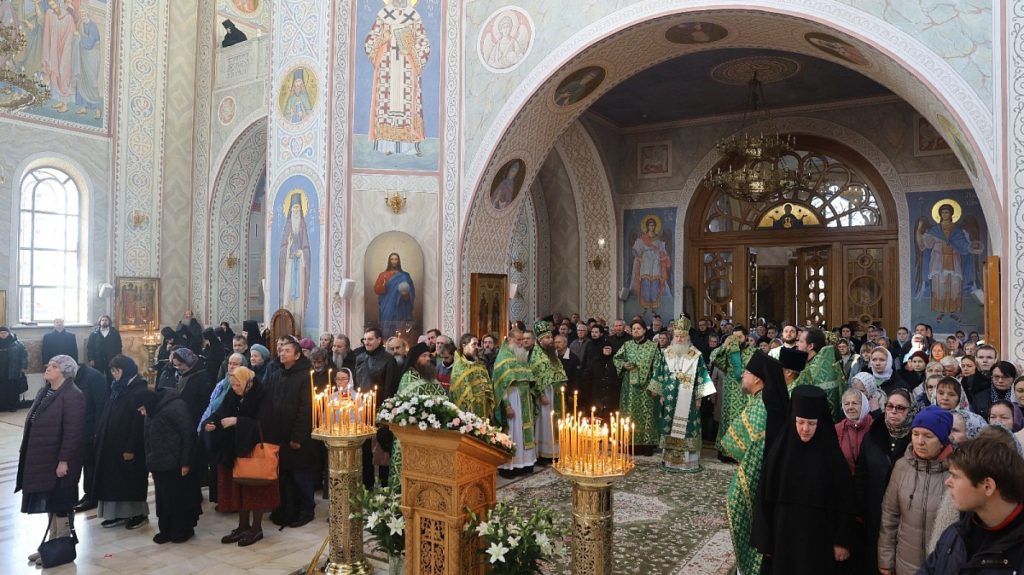 В день памяти преподобных схимонаха Кирилла и схимонахини Марии председатель Синодального отдела по монастырям и монашеству возглавил Литургию в Покровском Хотькове ставропигиальном монастыре