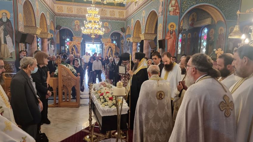 Η Εξόδιος Ακολουθία της μακαριστής Σοφίας Γκιούλη, μητρός του Πρωτοψάλτη του Καθεδρικού Ναού Αποστόλου Παύλου Κορίνθου