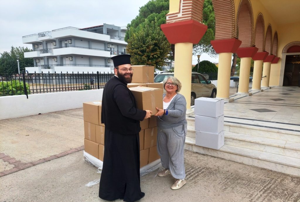 Διανομή τροφίμων σε ευπαθείς ομάδες και απόρους από την Ι.Μ. Μαρωνείας και Κομοτηνής