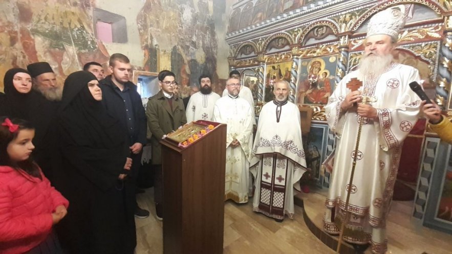 Епископ Теодосије богослужио на празник Свете мученице Босиљке у храму у селу Пасјане (ФОТО)