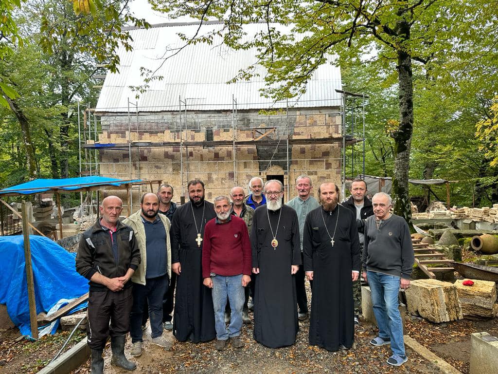 სოფელ ფონაში მშენებარე ტაძრის მონახულება.